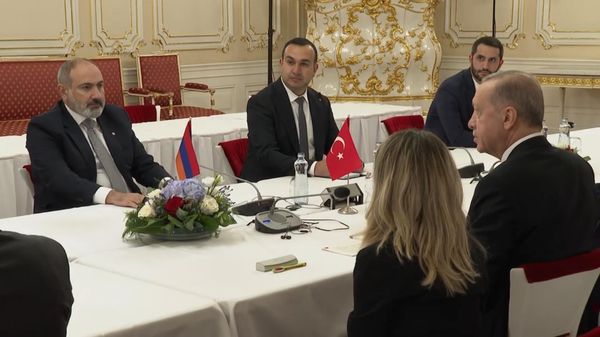 Встреча премьер-министра Никола Пашиняна с президентом Турции Реджепом Тайипом Эрдоганом (6 октября 2022). Прага - Sputnik Армения