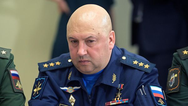 Главнокомандующий Воздушно-космическими силами РФ генерал-полковник Сергей Суровикин на совещании по вопросам военной авиации (15 мая 2019). Сочи - Sputnik Армения
