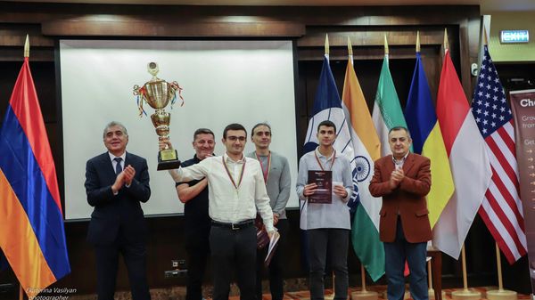 Chess Mold Open - Sputnik Արմենիա