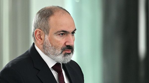 Премьер-министр Армении Никол Пашинян перед церемонией совместного фотографирования глав государств - участников Содружества Независимых Государств (14 октября 2022). Астана - Sputnik Армения