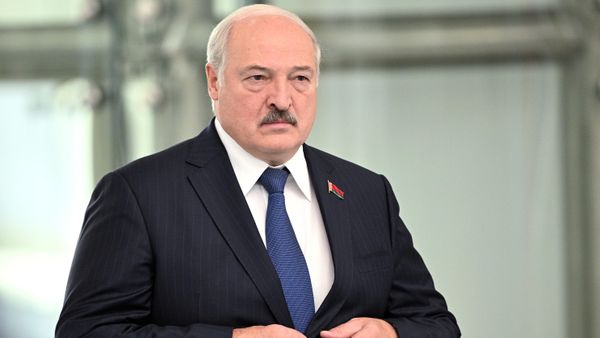 Президент Белоруссии Александр Лукашенко перед церемонией совместного фотографирования глав государств - участников Содружества Независимых Государств (14 октября 2022). Астана - Sputnik Армения