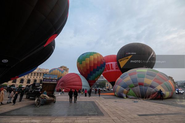 Մայրաքաղաքի սրտում օդապարիկները նախապատրաստում են փառատոնային եզրափակիչ թռիչքին - Sputnik Արմենիա