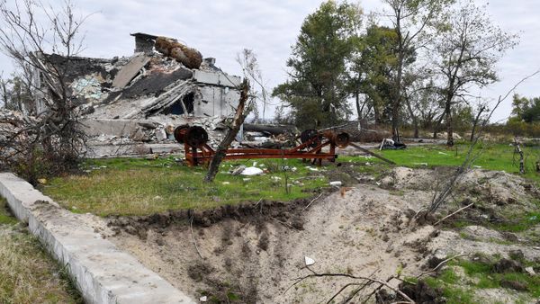 Разрушенные здания в результате обстрелов ВСУ (14 октября 2022). Энергодар - Sputnik Армения