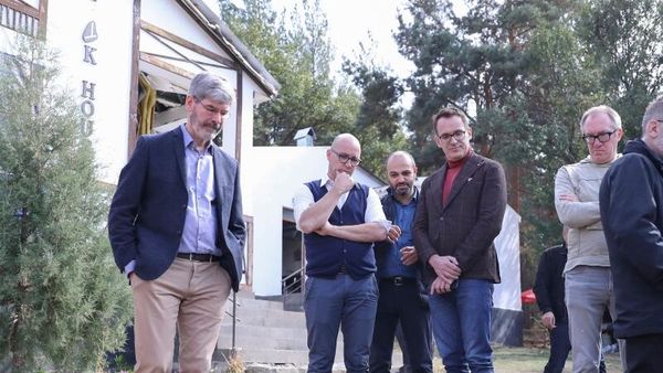 Депутаты Национального совета Швейцарской Конфедерации, посетившие Армению с четырехдневным рабочим визитом, посетили Джермук (16 октября 2022). Гегаркуник - Sputnik Армения