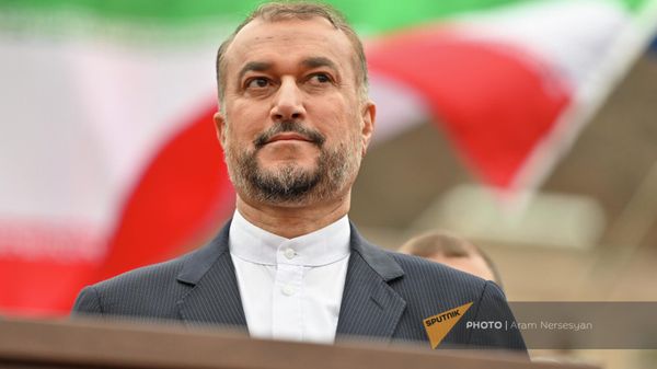 Главы МИД Армении и Ирана Арарат Мирзоян и Хосейн Амир Абдоллахиан на открытии генконсульства Ирана в Капане ( 21 октября 2022). Сюник - Sputnik Армения