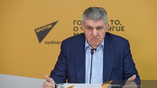 Пресс-конференция председателя Союза армян России Ара Абрамяна в мультимедийном пресс-центре Sputnik (22 октября 2022). Еревaн - Sputnik Армения