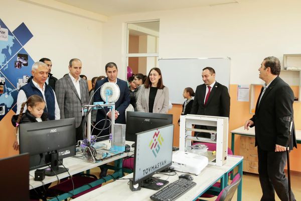 Երևանի Մովսես Խորենացու անվան համար 143 հիմնականում դպրոցում  «Արմաթ» ինժեներական լաբորատորիայի բացումը - Sputnik Արմենիա