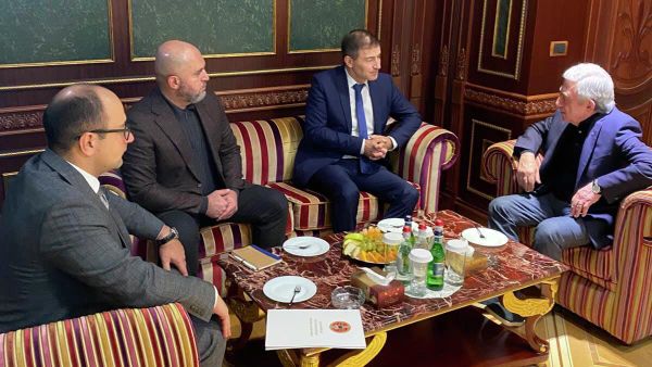 Экс-президент Армении Серж Саргсян провел в Ереване встречу с постоянным докладчиком по Армении в Европарламенте Андреем Ковачевым (22 октября 2022). Еревaн - Sputnik Армения