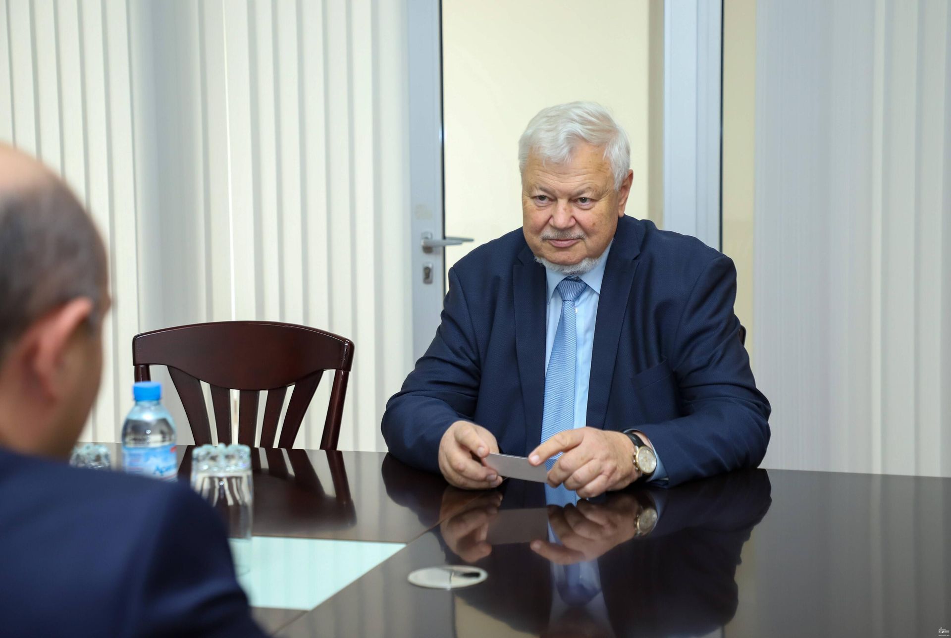 Посол по особым поручениям Эдмон Марукян встретился с личным представителем действующего председателя ОБСЕ Анджеем Каспрчиком (25 октября 2022). Ереван - Sputnik Արմենիա, 1920, 25.10.2022