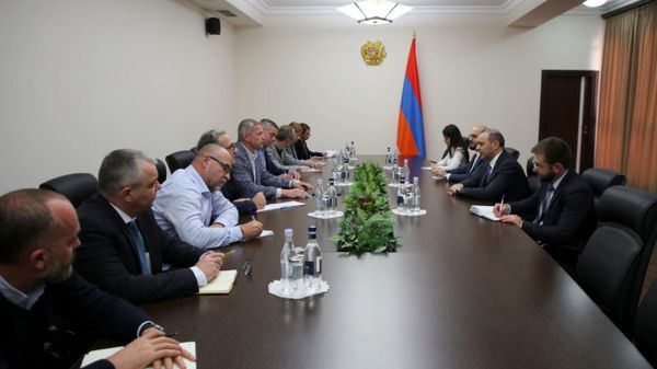 ՀՀ ԱԽ քարտուղար Արմեն Գրիգորյանը ընդունել է ԵԱՀԿ-ում նախագահող Լեհաստանի ներկայացուցիչ գնդապետ Ռոբերտ Արկադիուշ Տկաչիկի գլխավորած խմբին - Sputnik Արմենիա