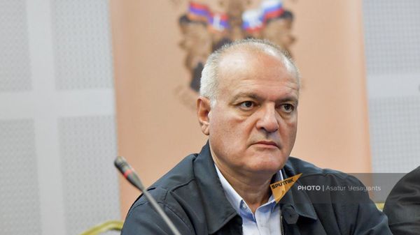Виген Акопян на пятом заседании Лазаревского клуба в форме круглого стола на тему Историческое прошлое и настоящее русско-армянских отношений (28 октября 2022). Еревaн - Sputnik Армения