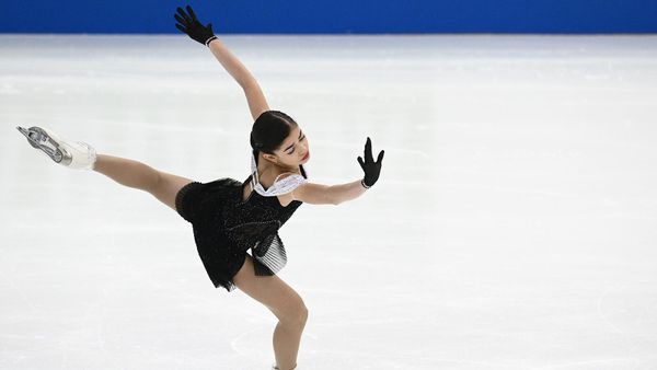 Аделия Петросян выступает с короткой программой в женском одиночном катании на II этапе Гран-при России по фигурному катанию (29 октября 2022). Сочи - Sputnik Армения
