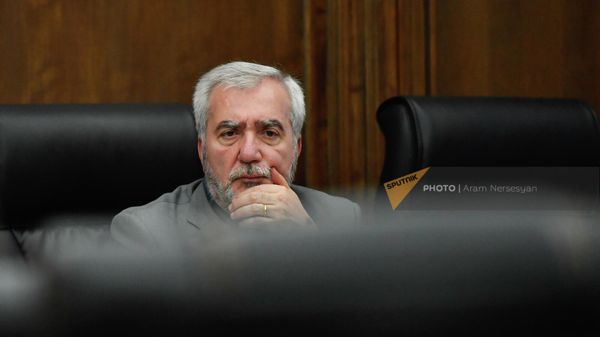 Андраник Кочарян на совместном заседании постоянных комиссий по вопросам обороны и безопасности, финансового кредита и бюджета (31 октября 2022). Еревaн - Sputnik Армения