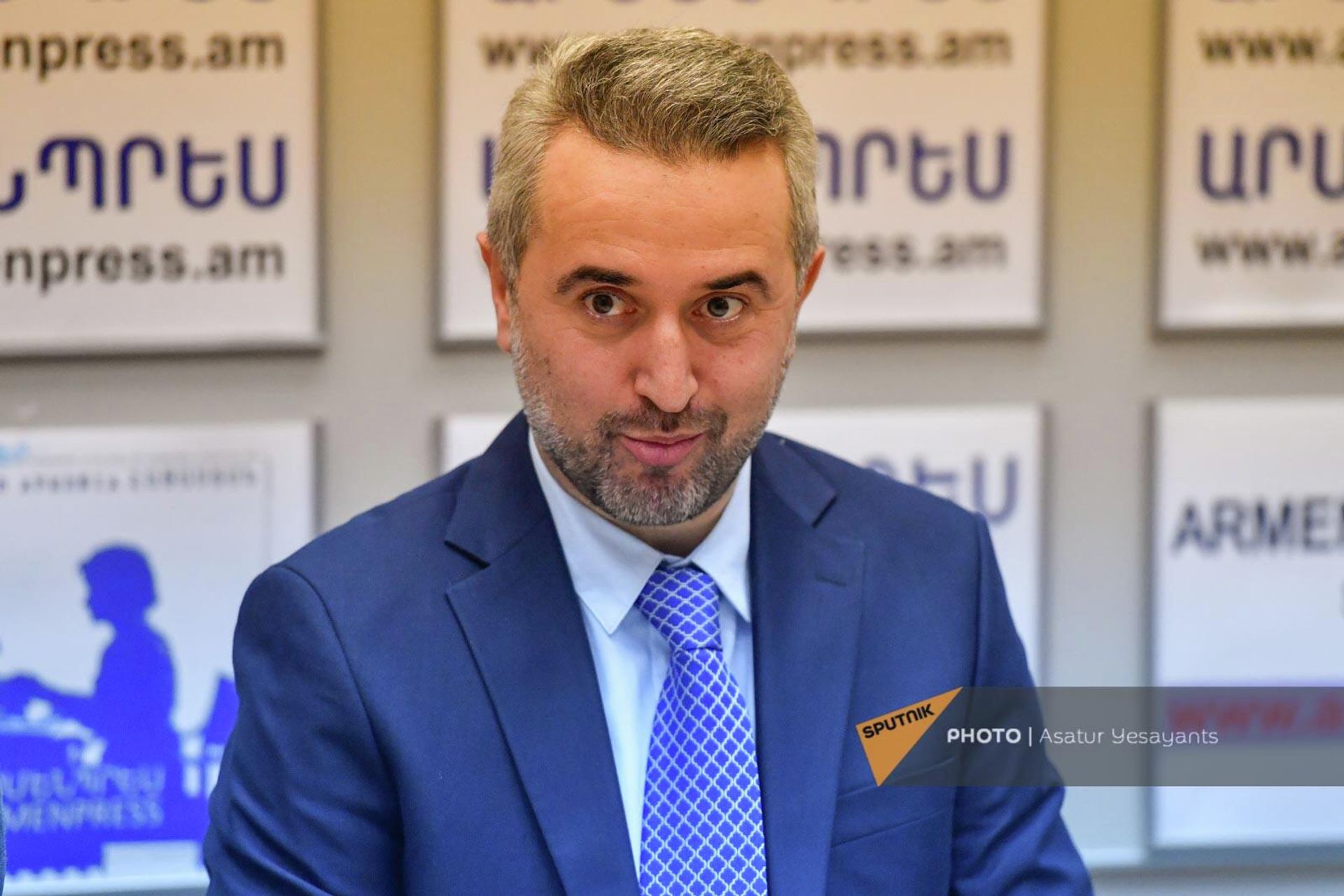 Замминистра ОНКС Ара Хзмалян на пресс-конференции на тему ереванской премьеры спектакля Чудотворец (1 ноября 2022). Еревaн - Sputnik Армения, 1920, 01.11.2022