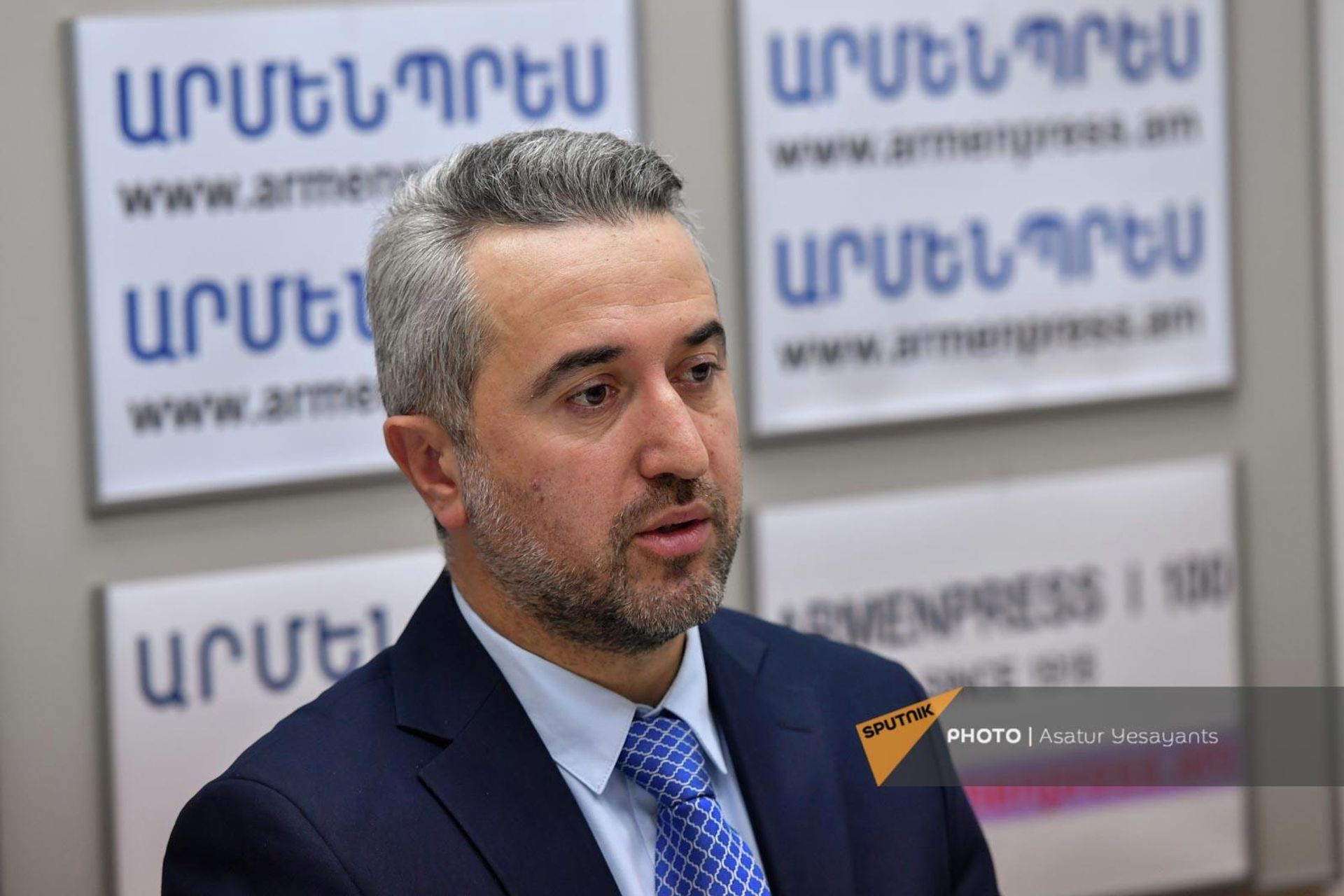 Замминистра ОНКС Ара Хзмалян на пресс-конференции на тему ереванской премьеры спектакля Чудотворец (1 ноября 2022). Еревaн - Sputnik Արմենիա, 1920, 01.11.2022