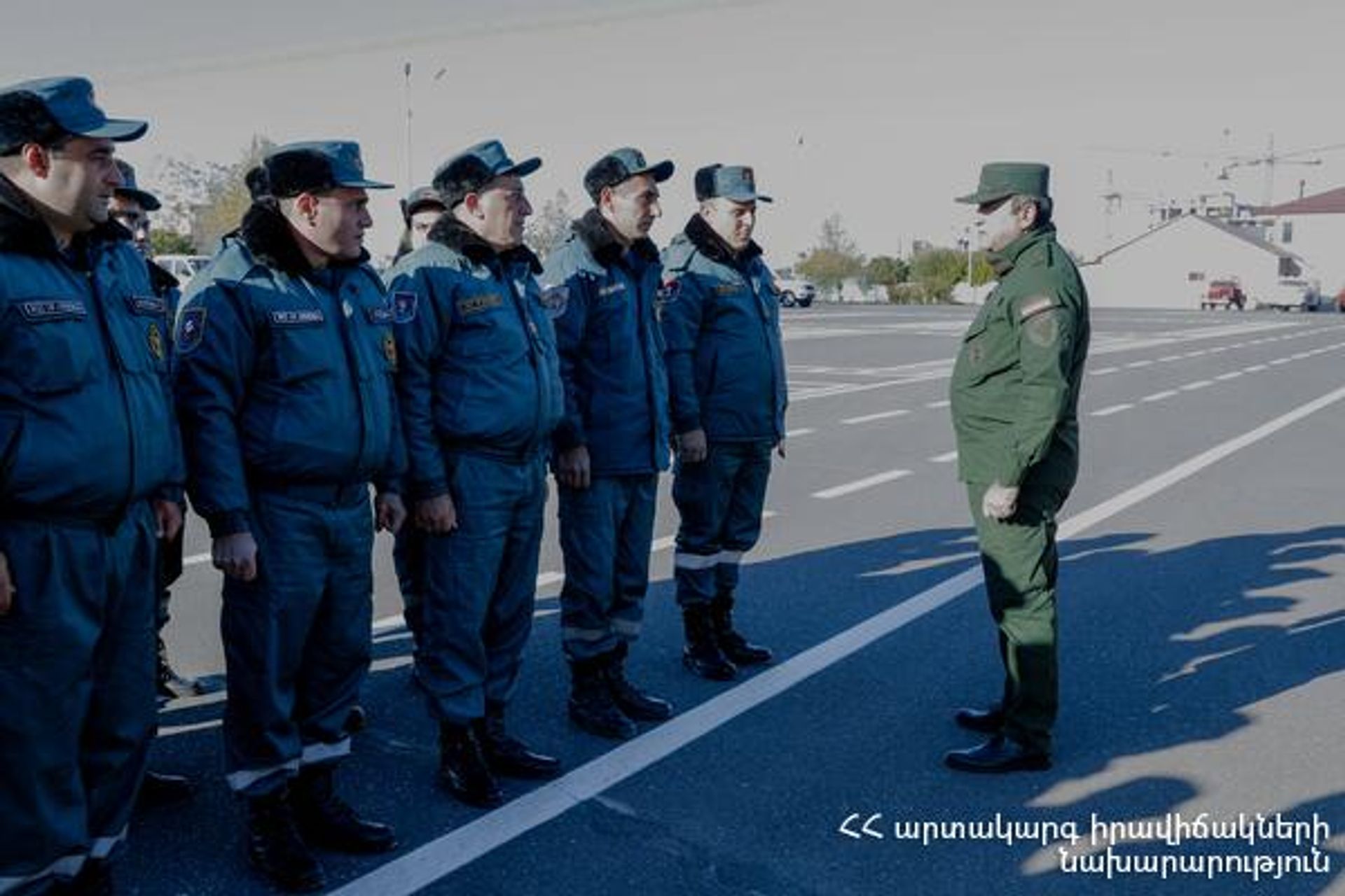 25 сотрудников Спасательного управления Еревана отправились на сборы с плаца скорой помощи - Sputnik Արմենիա, 1920, 02.11.2022