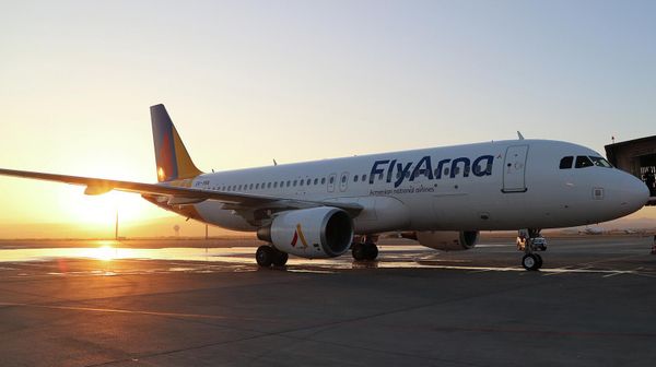 Самолет национального перевозчика Fly Arna - Sputnik Армения