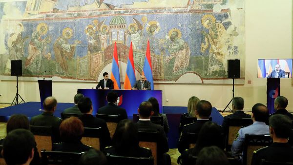 Վարչապետ Նիկոլ Փաշինյանը մասնակցել է մաքսային ծառայողների երդման արարողությանը - Sputnik Արմենիա