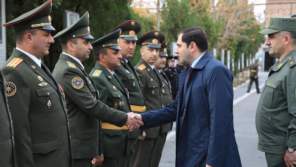 ՀՀ պաշտպանության նախարար Սուրեն Պապիկյանը` ԶՈւ հետախուզության զորքերի կազմավորման 30-րդ տարեդարձին ու հետախույզի մասնագիտական տոնին նվիրված միջոցառմանը - Sputnik Արմենիա