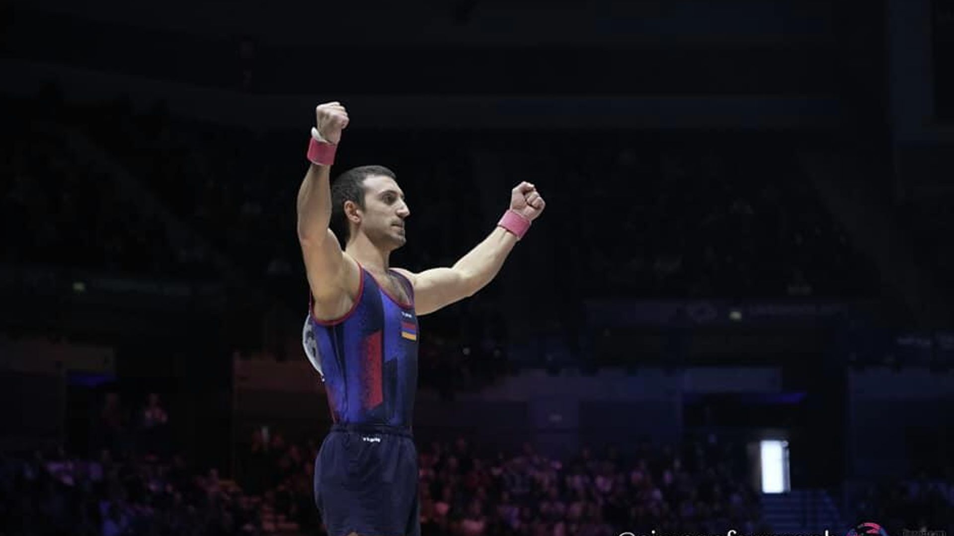 Гимнаст Артур Давтян во время опорного прыжка на чемпионате мира (6 ноября 2022). Ливерпуль Гимнаст Артур Давтян во время опорного прыжка на чемпионате мира (6 ноября 2022). Ливерпуль - Sputnik Армения, 1920, 31.12.2022