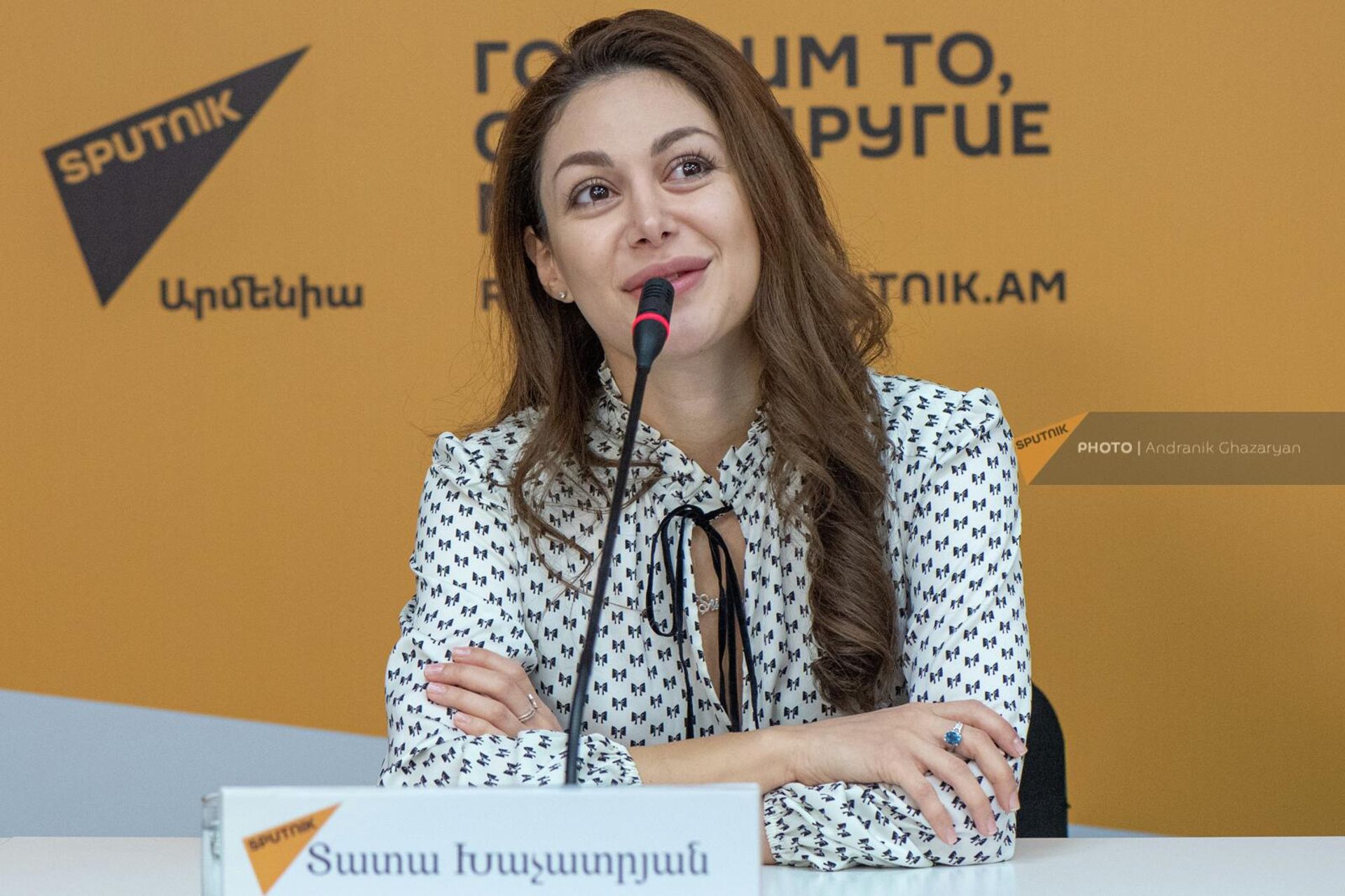 Актриса Тата Хачатрян на пресс-конференции Шаганэ. Тайна поэта (7 ноября 2022). Еревaн - Sputnik Армения, 1920, 07.11.2022