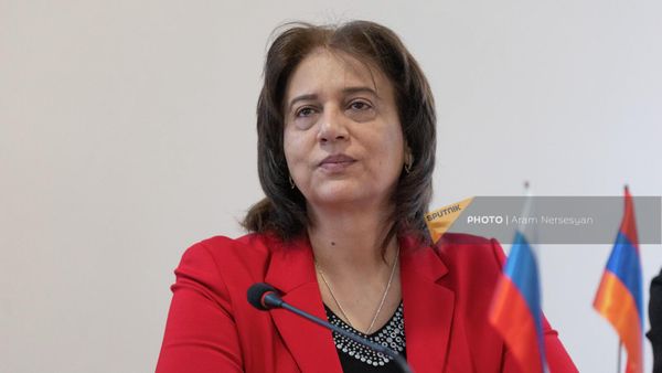 Ректор госуниверситета имени Брюсова Карине Арутюнян на мероприятии, посвященном 30-летию армяно-российских дипломатических отношений (7 ноября 2022). Еревaн - Sputnik Армения