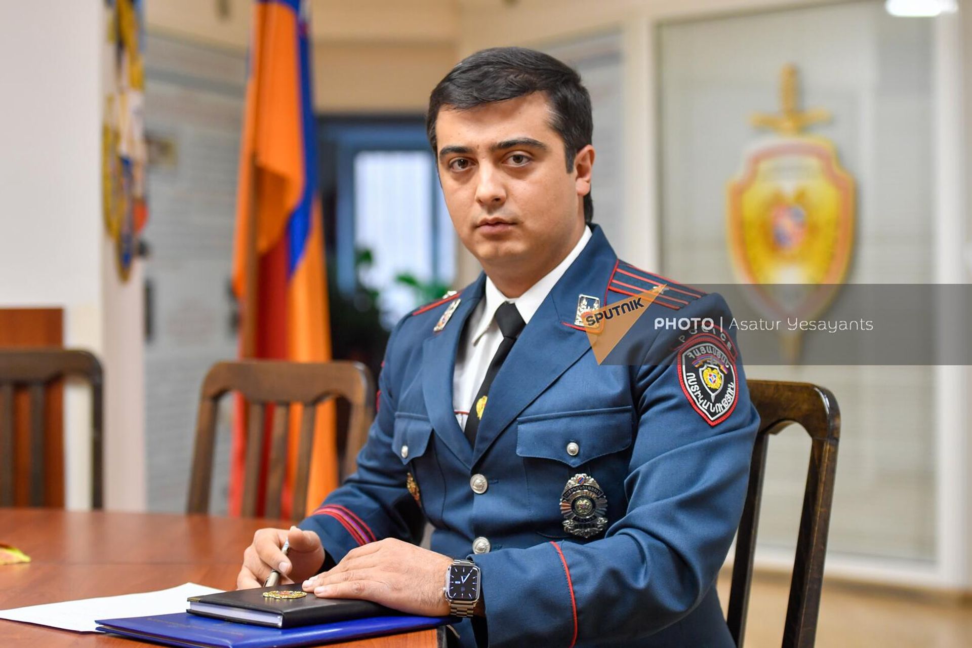ՀՀ քրեական ոստիկանության գլխավոր վարչության թմրամիջոցների ապօրինի շրջանառության դեմ պայքարի վարչության համացանցի միջոցով թմրամիջոցների ապօրինի շրջանառության դեմ պայքարի բաժնի պետ, ոստիկանության մայոր Վահան Պապիկյանը - Sputnik Արմենիա, 1920, 15.11.2022