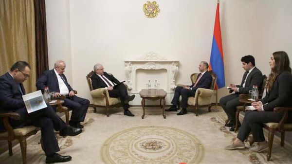 Секретарь Совета безопасности Армен Григорян принял российского сопредседателя Минской группы ОБСЕ, спецпредставителя министра иностранных дел РФ по вопросам содействия урегулированию отношений между Арменией и Азербайджаном Игоря Ховаева (14 ноября 2022). Еревaн - Sputnik Армения