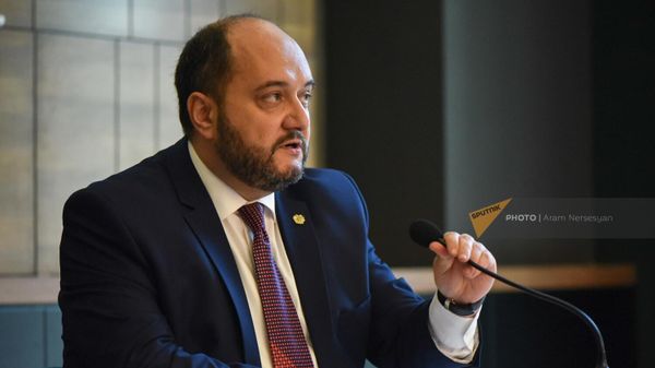 Руководитель аппарата премьер-министра Араик Арутюнян на пресс-конференции по итогам фестиваля STARMUS VI (18 ноября 2022). Еревaн - Sputnik Армения