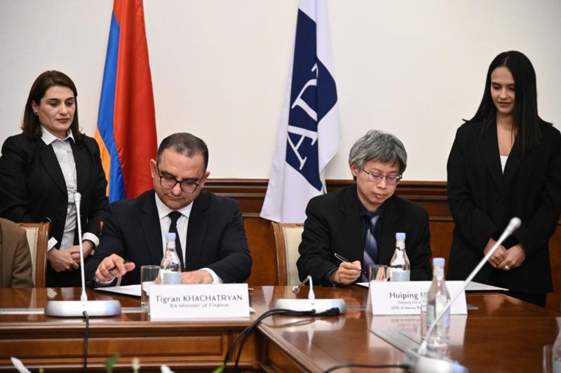 Церемония подписания кредитных соглашений между Республикой Армения, французским агентством развития и Азиатским банком развития (18 ноября 2022). Еревaн - Sputnik Արմենիա, 1920, 18.11.2022