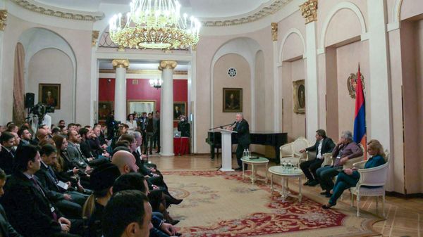 Վաղարշակ Հարությունյանը հանդիպել է Ռուսաստանի ու Հայաստանի գործարարների հետ - Sputnik Արմենիա