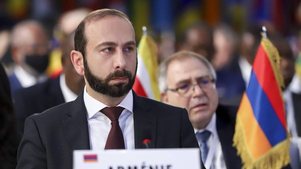 Министр иностранных дел Армении Арарат Мирзоян во время 43-й сессии министерской конференции Франкофонии (18 ноября 2022). - Sputnik Армения