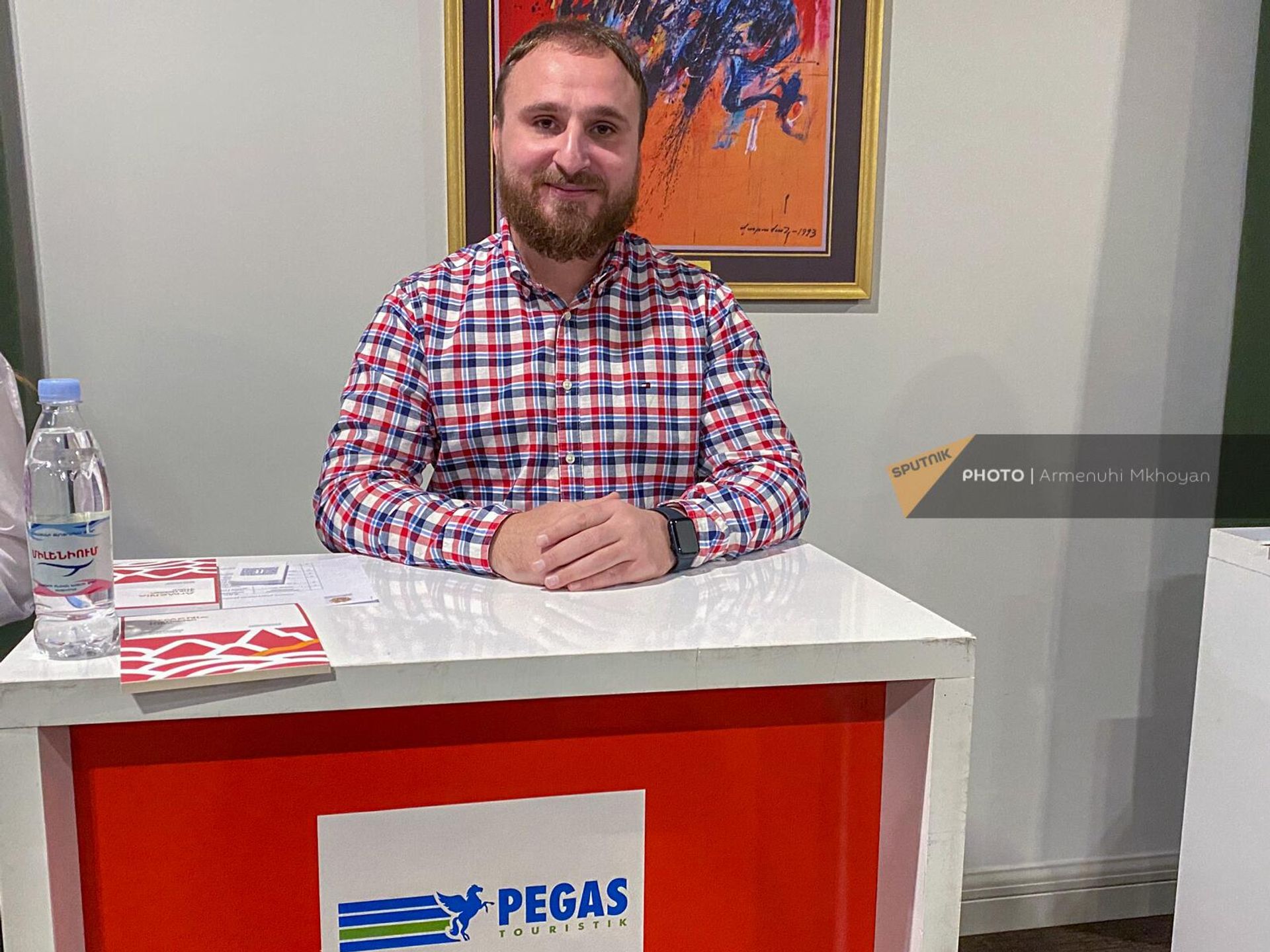 Генеральный менеджер компании PEGAS Михаил Асрян на турвыставке в рамках познавательного визита представителей белорусских туроператоров и СМИ в Армению (18 ноября 2022). Гюмри - Sputnik Армения, 1920, 19.11.2022