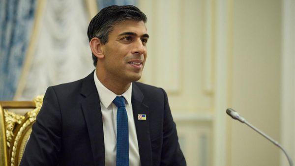 Премьер-министр Великобритании Риши Сунак на встрече с президентом Украины (19 ноября 2022). Киев - Sputnik Армения