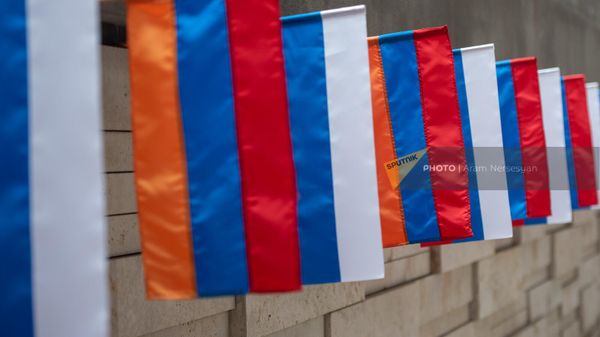 Հայաստանի ու Ռուսաստանի դրոշները - Sputnik Արմենիա
