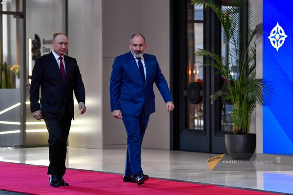 ՀՀ վարչապետ Նիկոլ Փաշինյանը և ՌԴ նախագահ Վլադիմիր Պուտինը ժամանում են ՀԱՊԿ անդամ երկրների գագաթնաժողովին - Sputnik Արմենիա