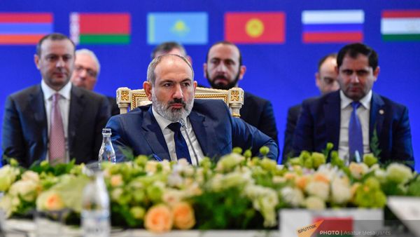 Премьер-министр Армении Никол Пашинян на расширенном заседании саммита глав стран-членов ОДКБ (23 ноября 2022). Еревaн - Sputnik Армения