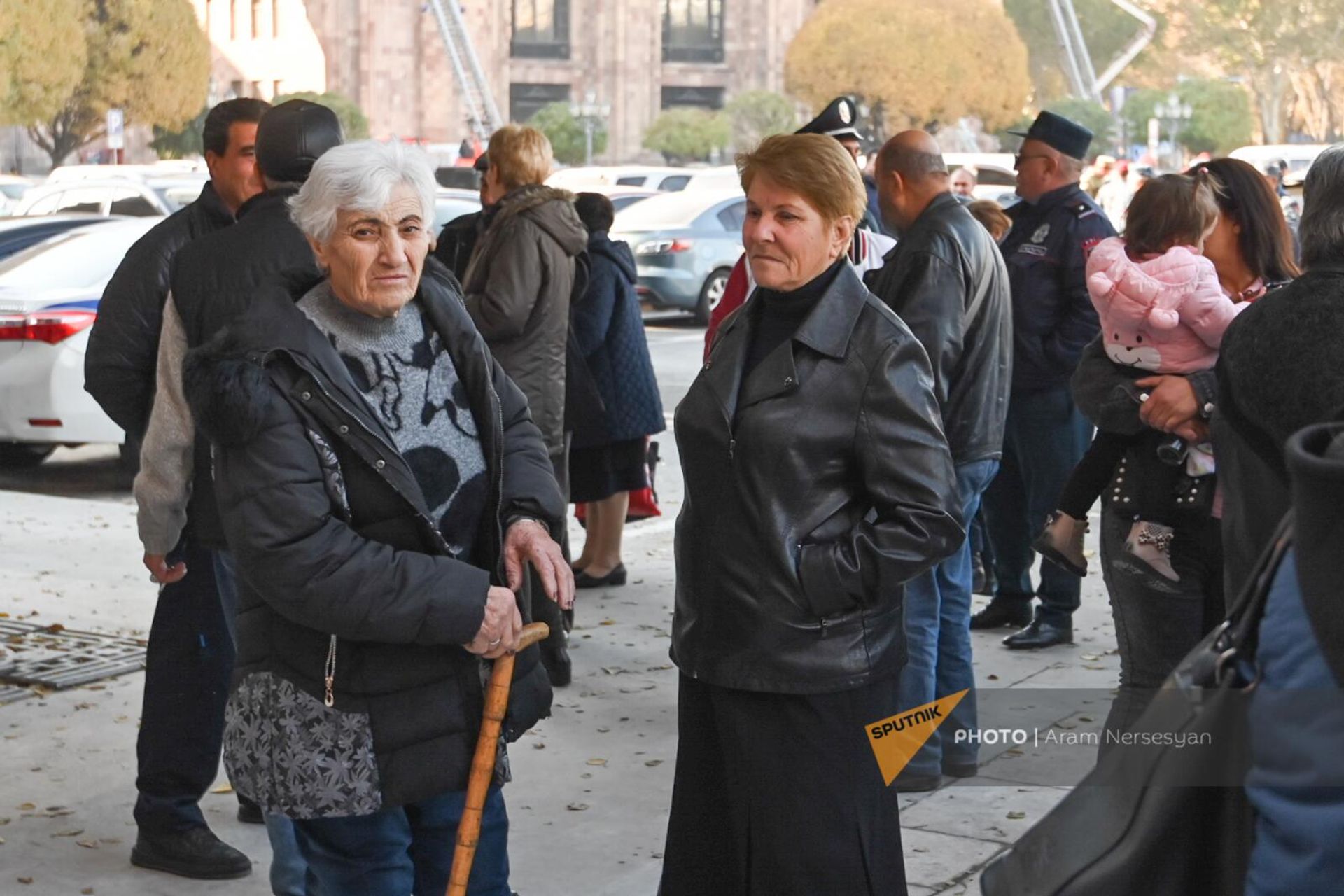 Жители Бердзора проводят акцию протеста перед зданием правительства на площади Республики (24 ноября 2022). Еревaн - Sputnik Արմենիա, 1920, 24.11.2022
