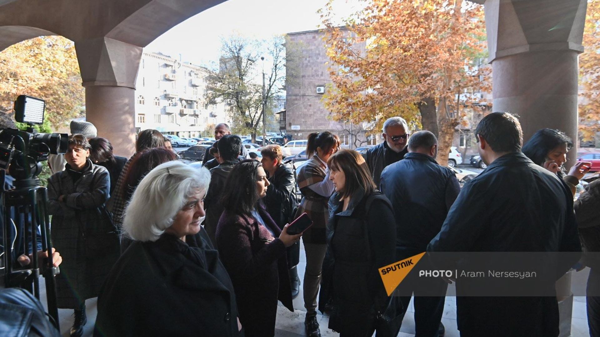 Акция протеста родителей погибших военнослужащих у Следственного комитета (24 ноября 2022). Еревaн Акция протеста родителей погибших военнослужащих у Следственного комитета (24 ноября 2022). Еревaн - Sputnik Армения, 1920, 24.11.2022