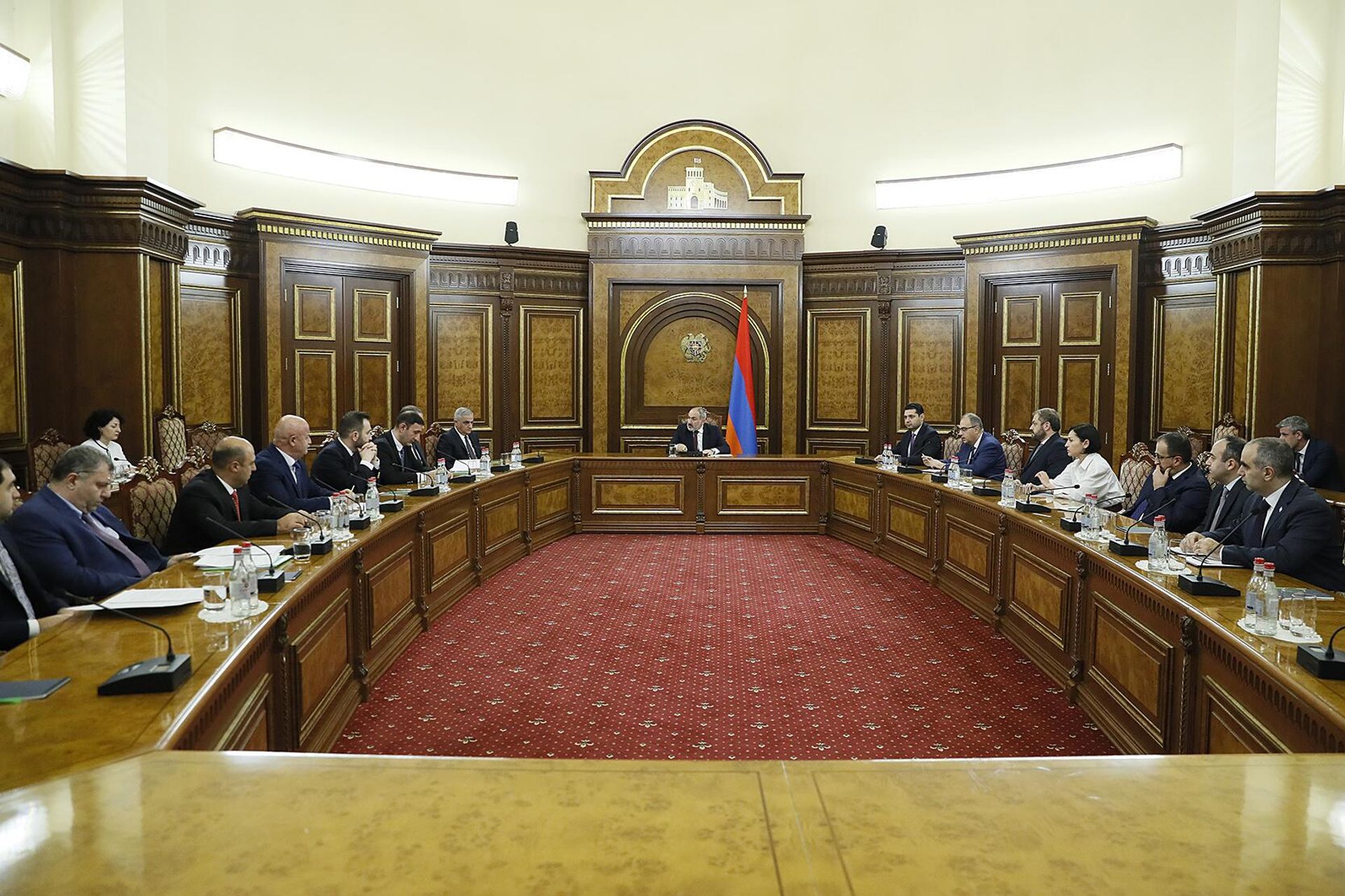Под руководством премьер-министра Никола Пашиняна состоялось совещание, в ходе которого были обсуждены вопросы, связанные с внедрением системы Всеобщей декларации (30 ноября 2022). Еревaн - Sputnik Արմենիա, 1920, 30.11.2022