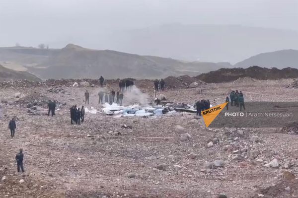 Правоохранители и спасатели на месте крушения самолета (1 декабря 2022). Джрабер - Sputnik Армения