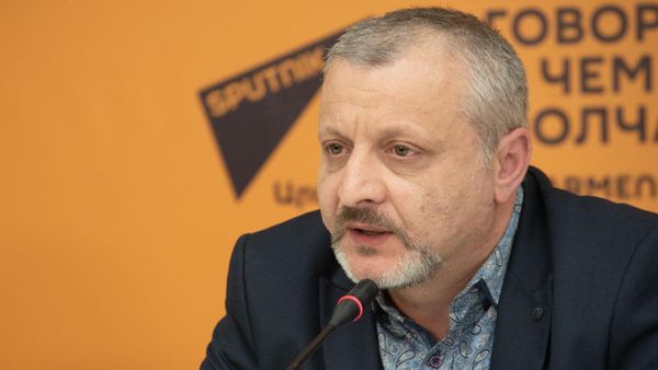 Ֆրանսիան իր համար տարածաշրջանային քաղաքականության գործիքներ է ստեղծում. Սուրենյանց - Sputnik Արմենիա