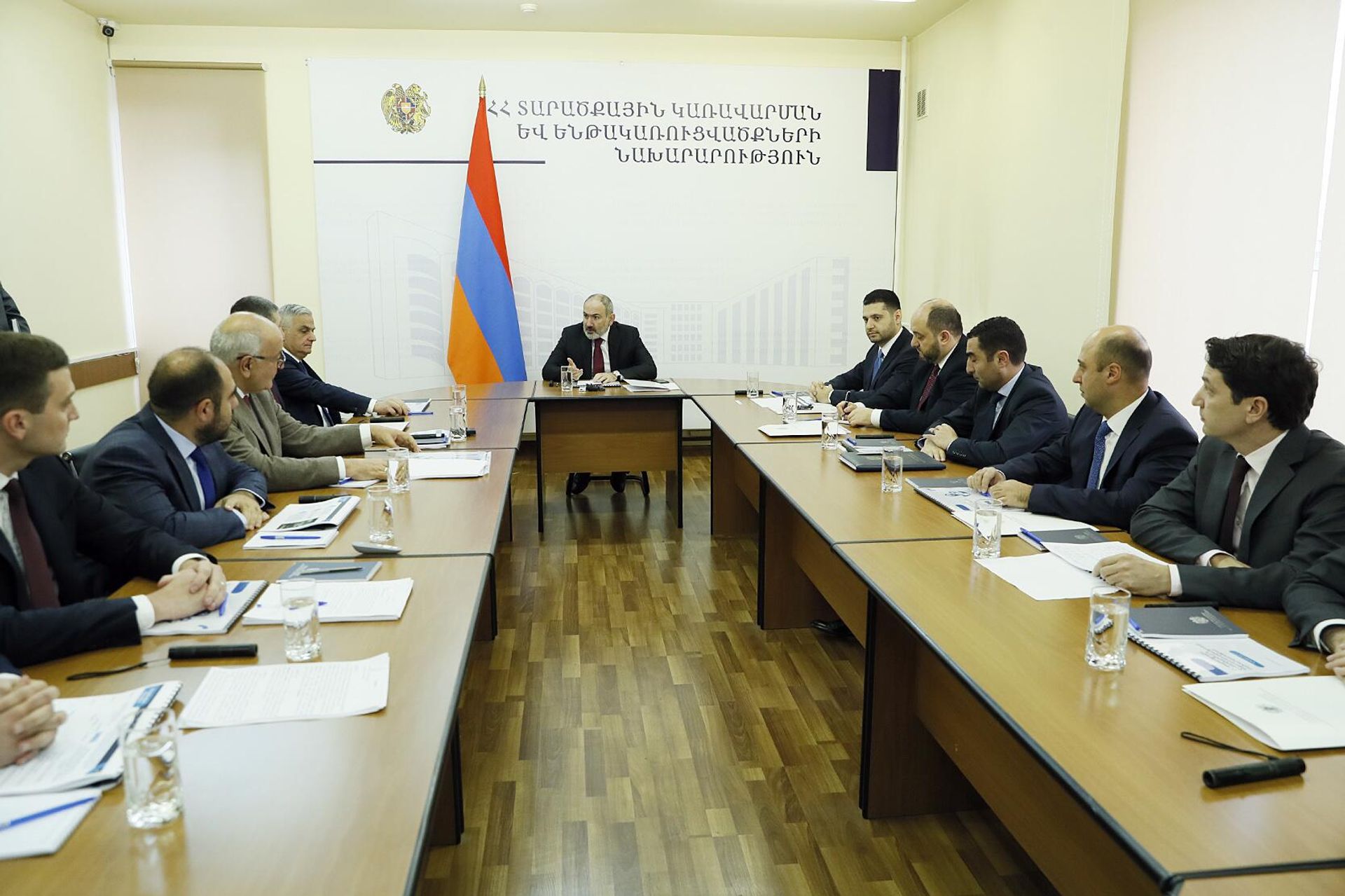 Премьер-министр Никол Пашинян посетил министерство территориального управления и инфраструктур для обсуждения проделанной работы (2 декабря 2022) Еревaн Премьер-министр Никол Пашинян посетил министерство территориального управления и инфраструктур для обсуждения проделанной работы (2 декабря 2022) Еревaн - Sputnik Армения, 1920, 02.12.2022