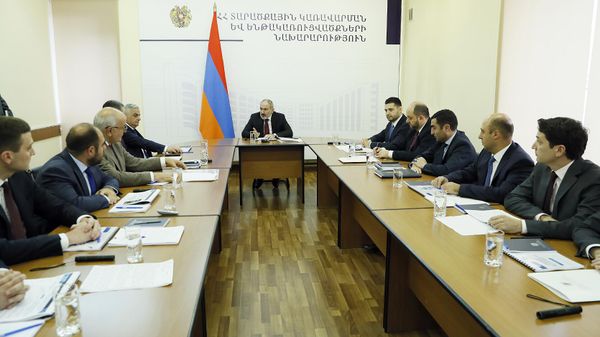 Վարչապետ Նիկոլ Փաշինյանն այցելել է Տարածքային կառավարման և ենթակառուցվածքների նախարարություն - Sputnik Արմենիա