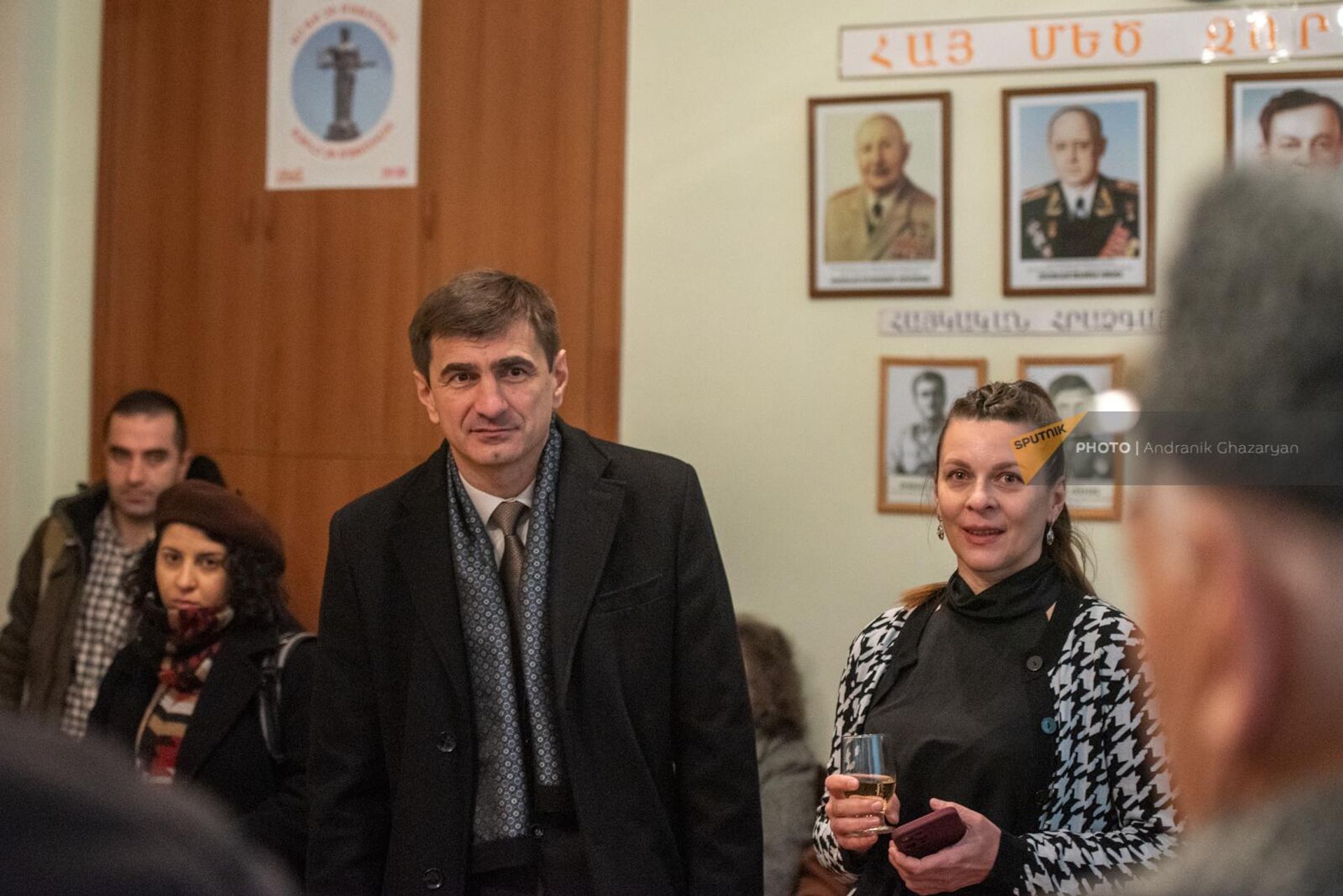 Старший советник посольства Беларуси в Армении Сергей Троцюк во время церемонии открытия доски с переименованием и присвоением имени маршала Баграмяна Объединению ветеранов Армении (6 декабря 2022). Еревaн - Sputnik Արմենիա, 1920, 06.12.2022