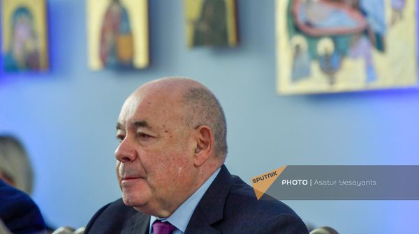 Спецпредставитель президента РФ по международному культурному сотрудничеству Михаил Швыдкой на церемонии учреждения площадки Армяно-российский диалог” (7 декабря 2022). Еревaн - Sputnik Армения