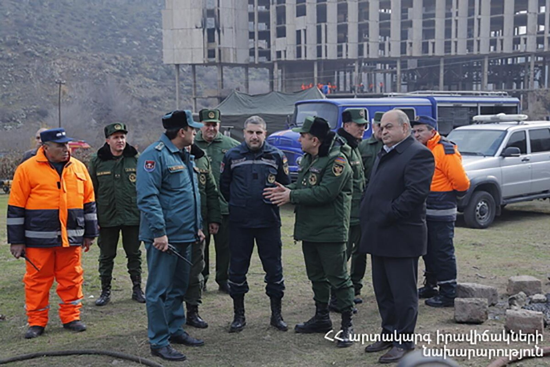Учения на учебной базе МЧС Лусакерт на тему Организация и проведение пожарно-спасательных работ (8 декабря 2022). Еревaн - Sputnik Армения, 1920, 08.12.2022