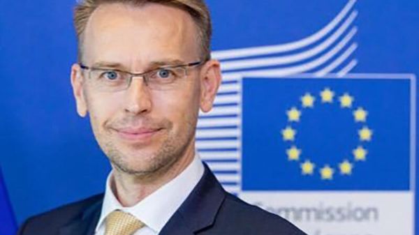 Пресс-секретарь Управления иностранных дел и политики безопасности ЕС Питер Стано - Sputnik Армения