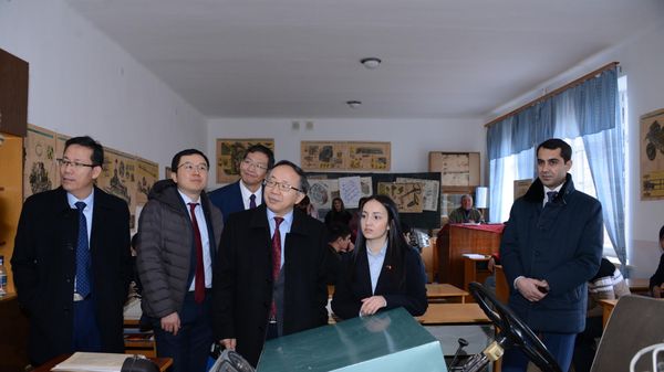 Визит Чрезвычайного и Полномочного посла Китайской Народной Республики Фань Юна в Гавар - Sputnik Армения