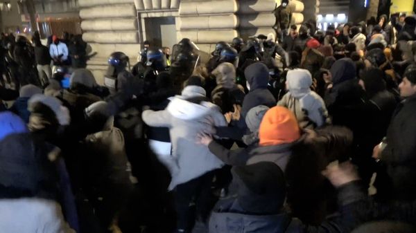 Во франции продолжаются массовые драки и погромы - Sputnik Армения